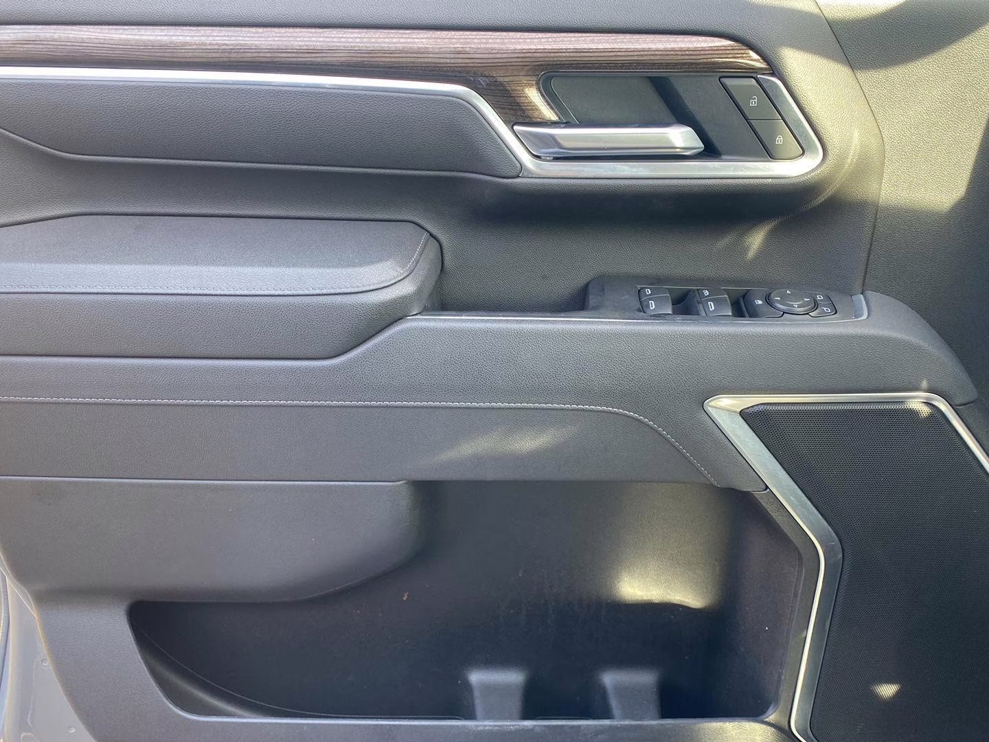 2025 Sterling Gray Metallic Chevrolet Silverado 2500HD LT 4X4 Truck