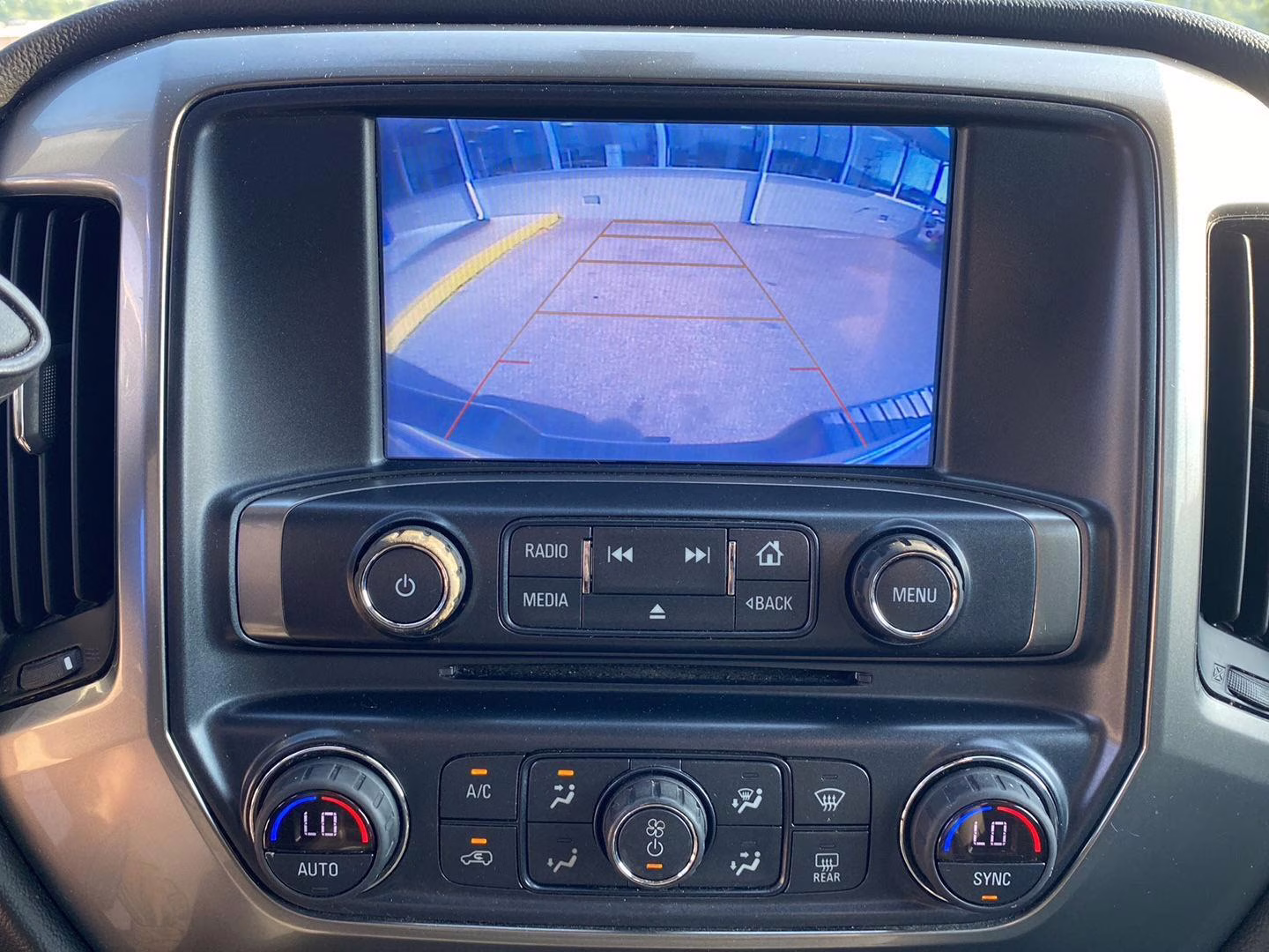 2018 Silver Ice Metallic Chevrolet Silverado 1500 LT 4X4 Truck