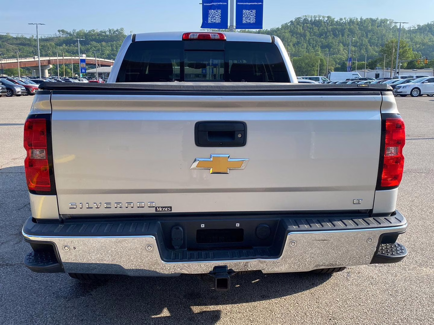 2018 Silver Ice Metallic Chevrolet Silverado 1500 LT 4X4 Truck
