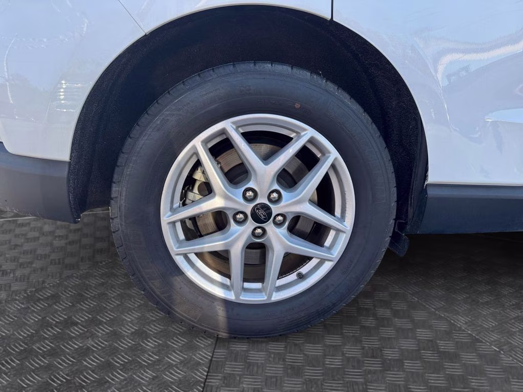 2024 Oxford White Ford Edge SEL AWD SUV