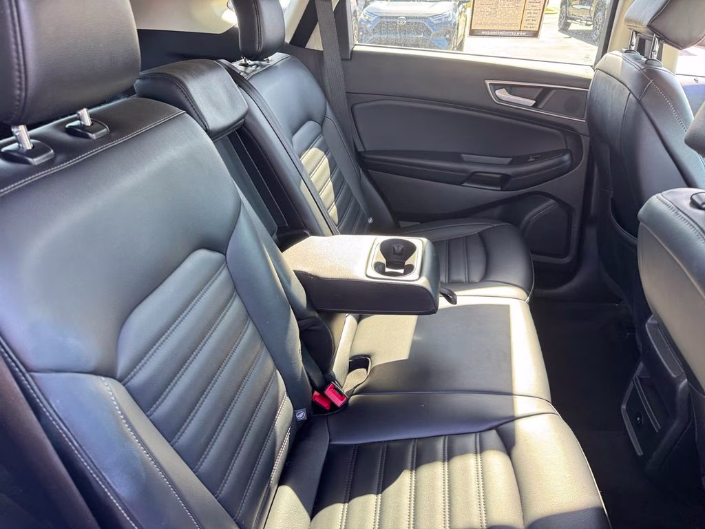 2024 Oxford White Ford Edge SEL AWD SUV
