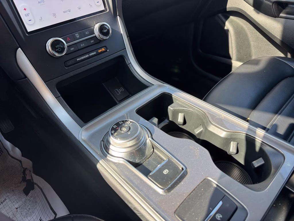 2024 Oxford White Ford Edge SEL AWD SUV