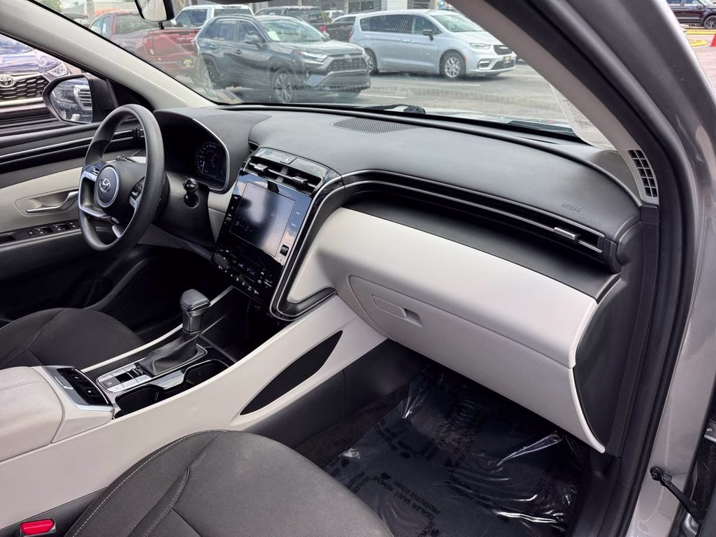 2024 Shimmering Silver Hyundai Tucson SEL AWD SUV