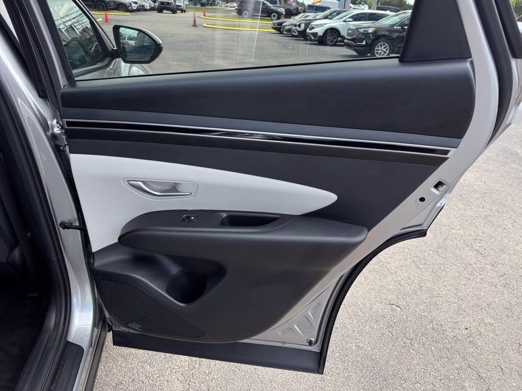 2024 Shimmering Silver Hyundai Tucson SEL AWD SUV