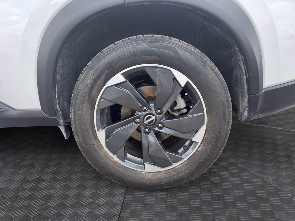 2024 Brilliant Silver Metallic Nissan Rogue SV AWD SUV