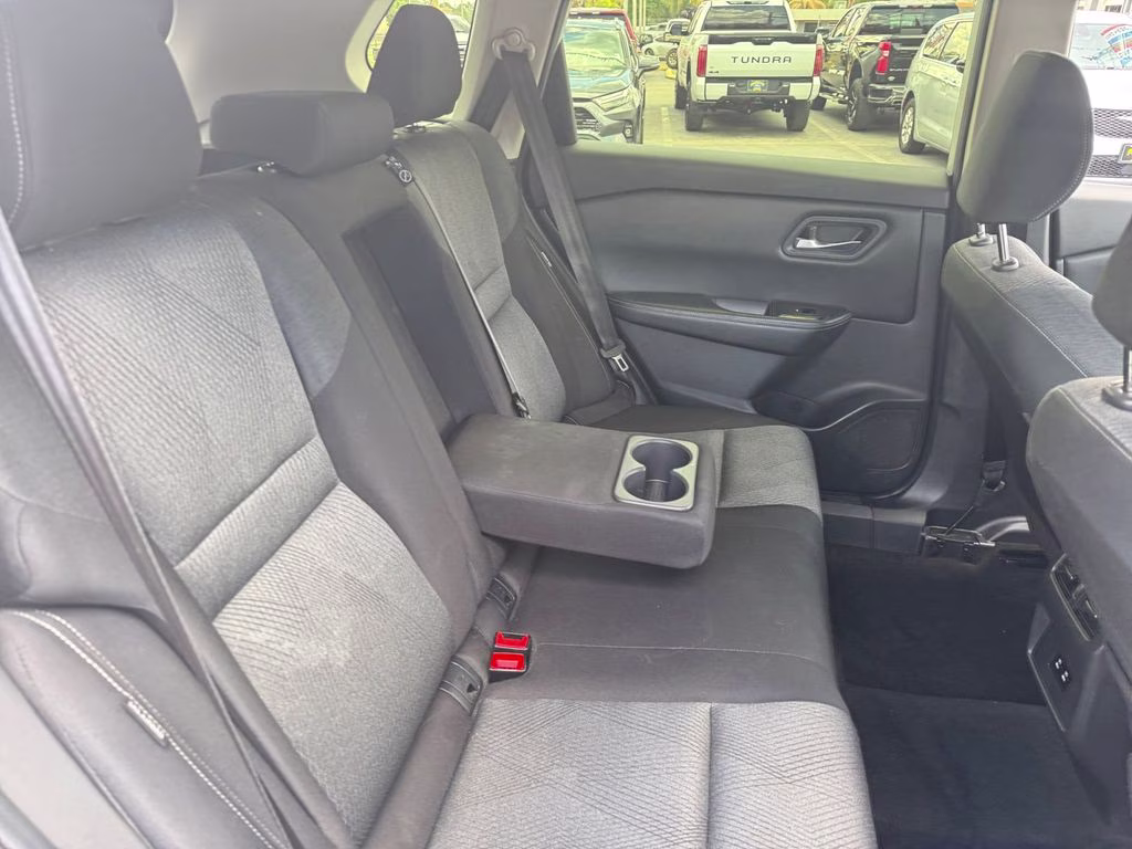 2024 Brilliant Silver Metallic Nissan Rogue SV AWD SUV