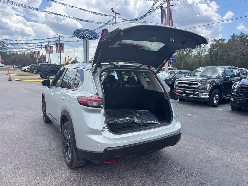 2024 Brilliant Silver Metallic Nissan Rogue SV AWD SUV