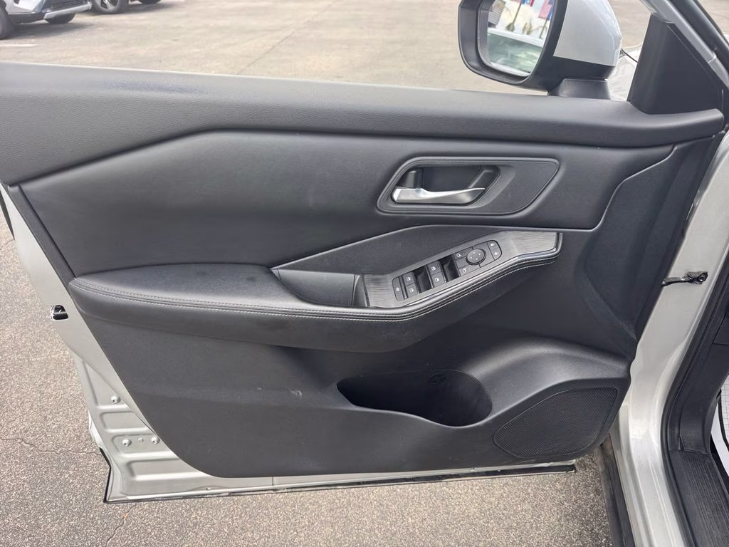 2024 Brilliant Silver Metallic Nissan Rogue SV AWD SUV