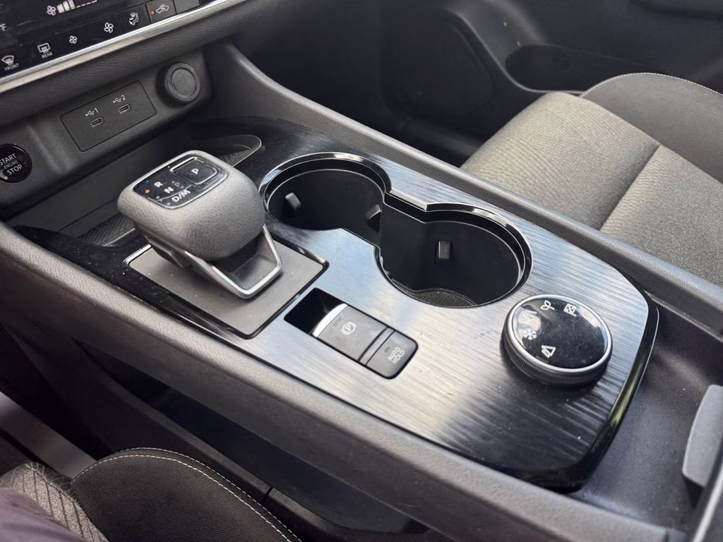 2024 Brilliant Silver Metallic Nissan Rogue SV AWD SUV
