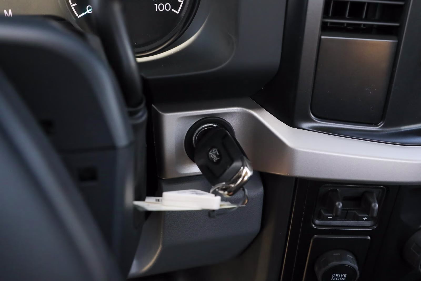 2026 Oxford White Ford Super Duty F-450 DRW XL RWD Truck