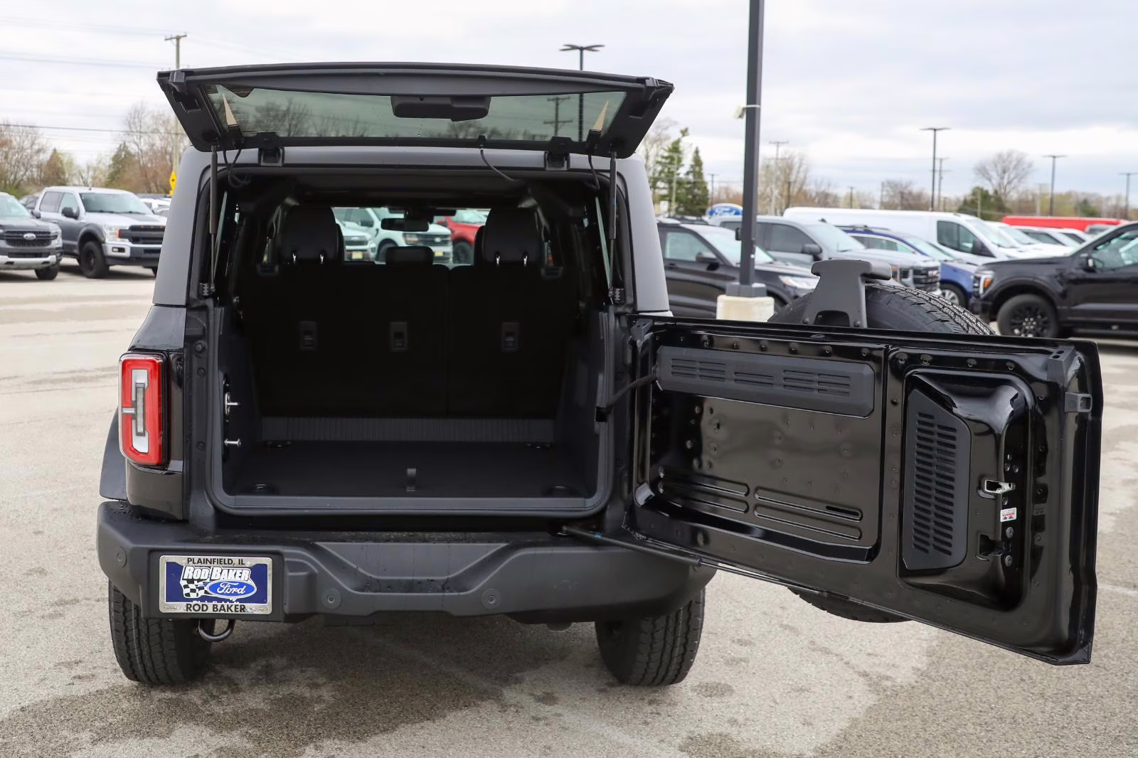 2026 Shadow Black Ford Bronco Outer Banks 4X4 SUV