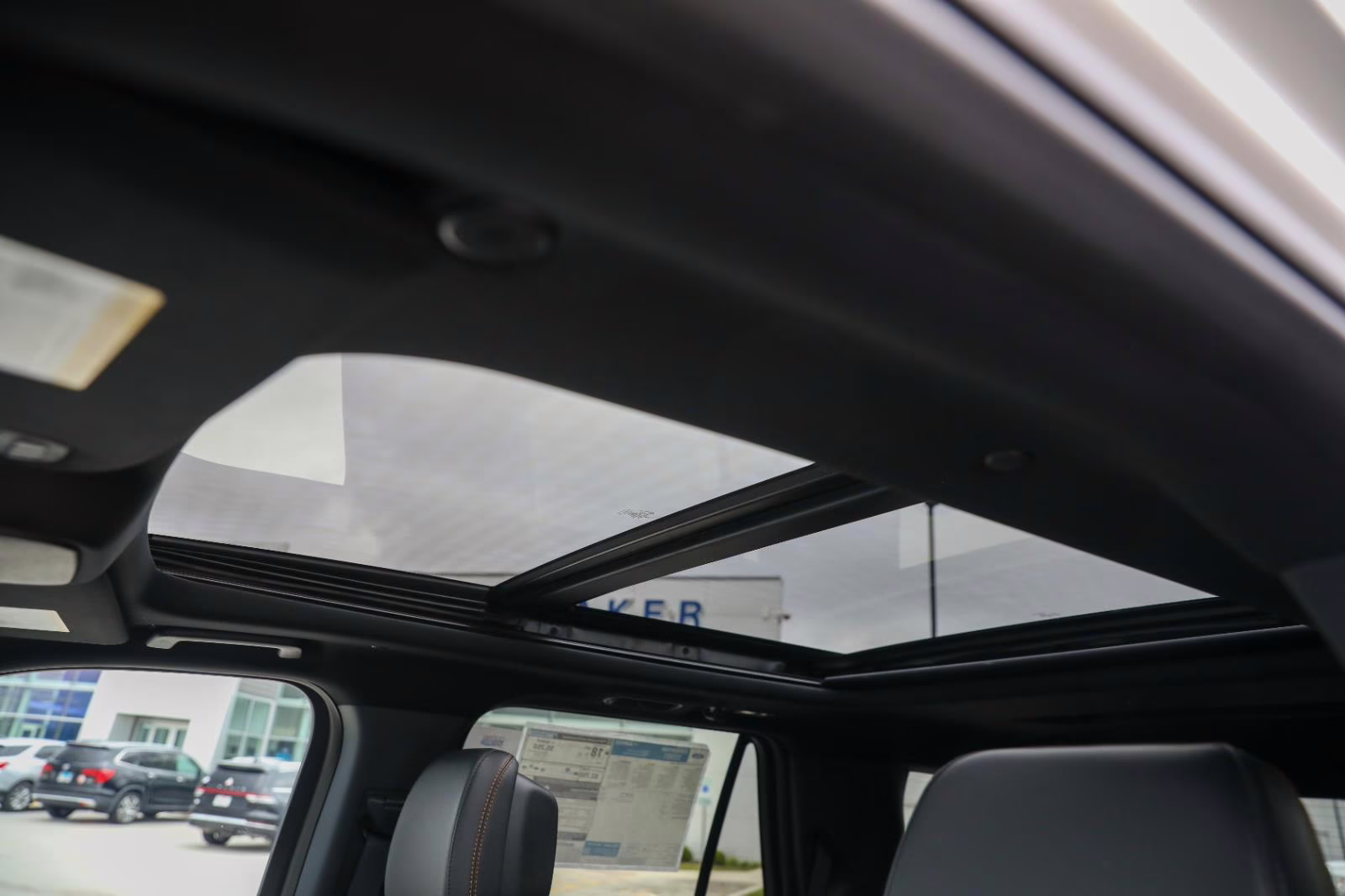 2026 Star White Metallic Tri-Coat Ford Expedition Tremor 4X4 SUV