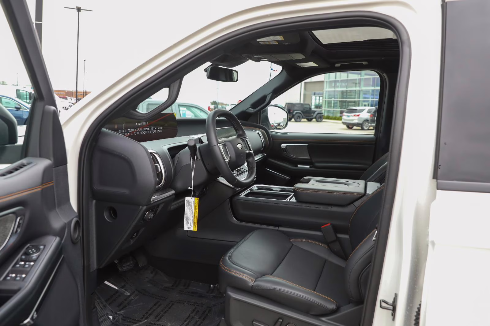 2026 Star White Metallic Tri-Coat Ford Expedition Tremor 4X4 SUV