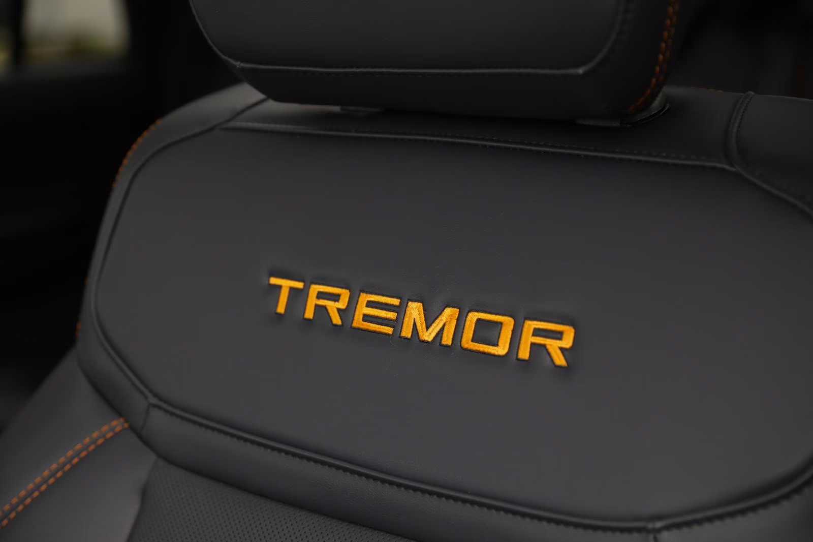 2026 Star White Metallic Tri-Coat Ford Expedition Tremor 4X4 SUV