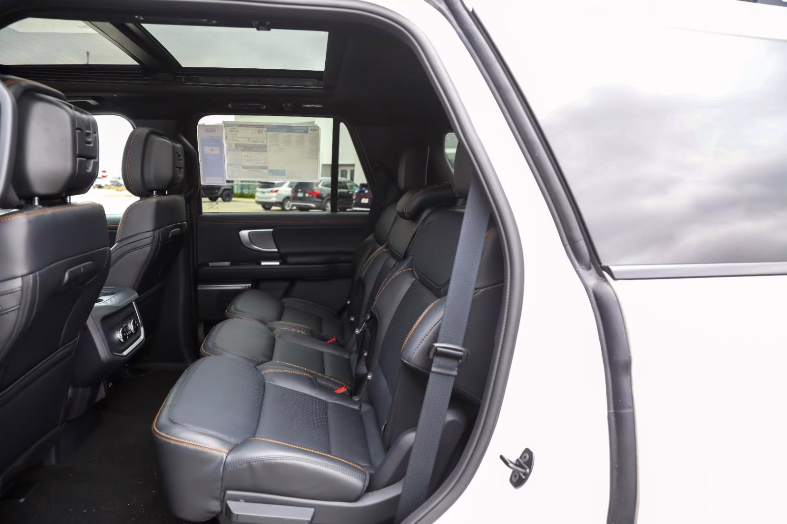 2026 Star White Metallic Tri-Coat Ford Expedition Tremor 4X4 SUV