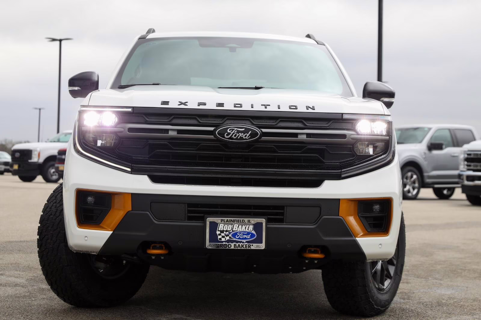 2026 Star White Metallic Tri-Coat Ford Expedition Tremor 4X4 SUV