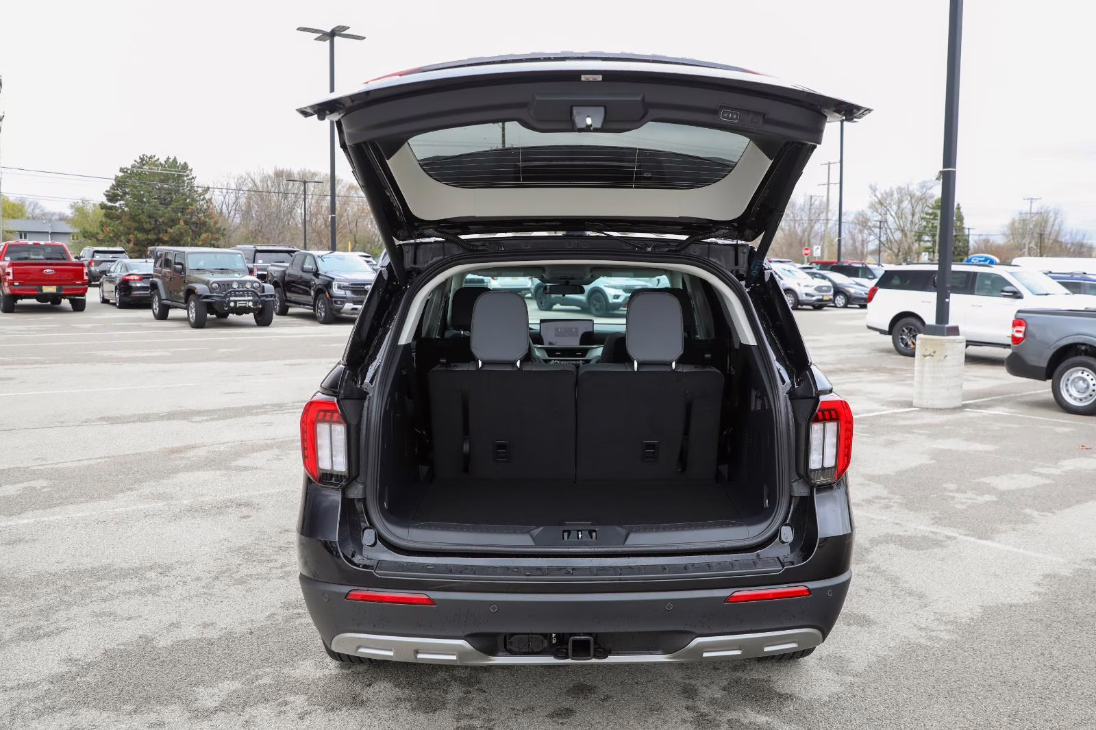 2026 Agate Black Metallic Ford Explorer Active w/200A Pkg 4X4 SUV