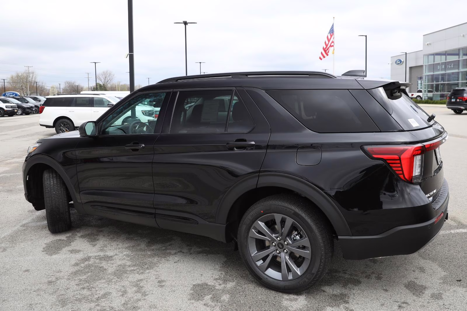 2026 Agate Black Metallic Ford Explorer Active w/200A Pkg 4X4 SUV