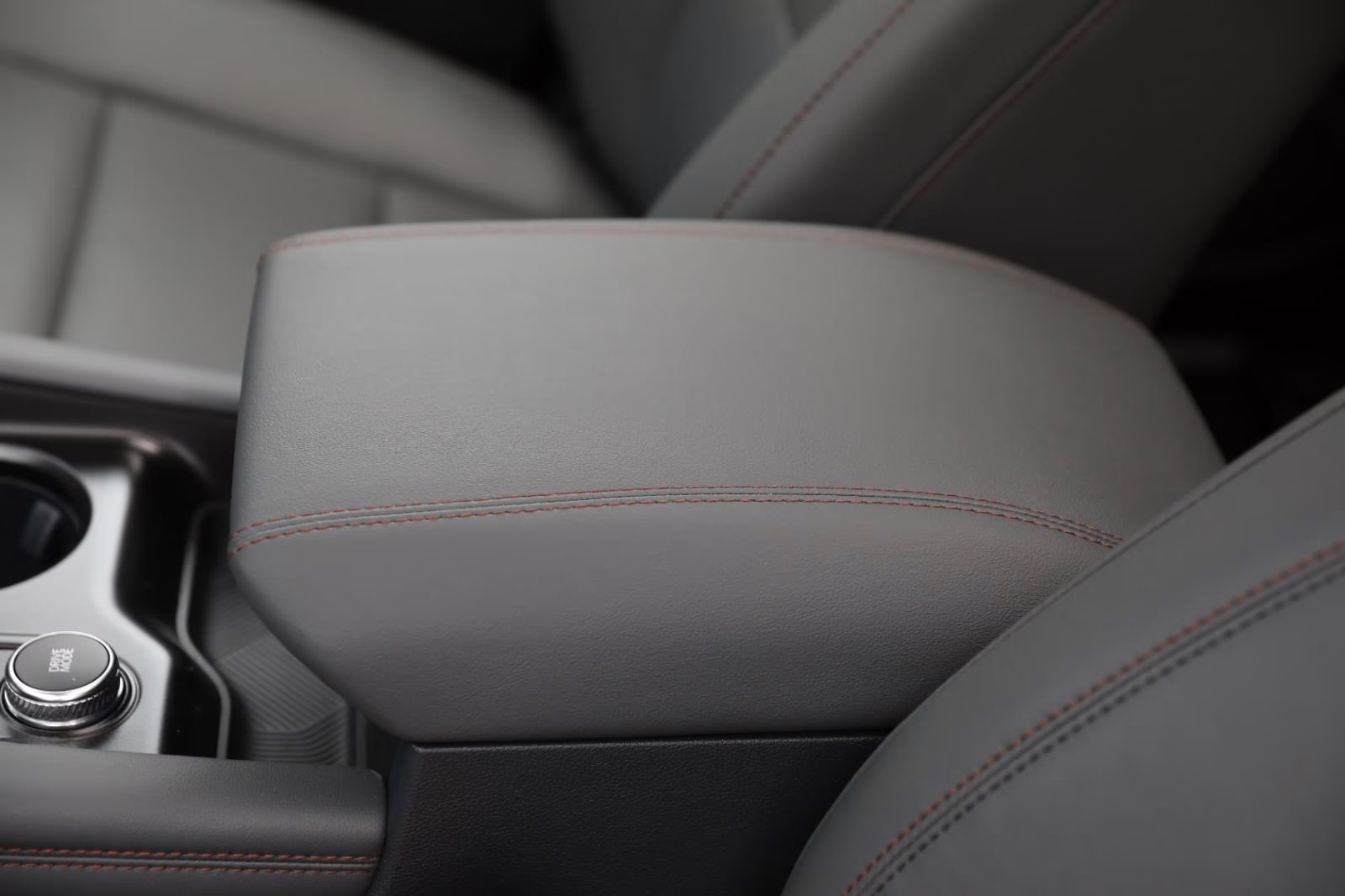 2026 Agate Black Metallic Ford Explorer Active w/200A Pkg 4X4 SUV