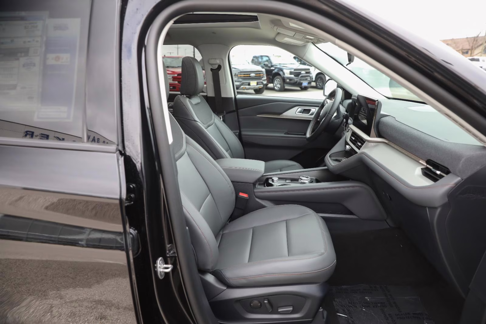 2026 Agate Black Metallic Ford Explorer Active w/200A Pkg 4X4 SUV