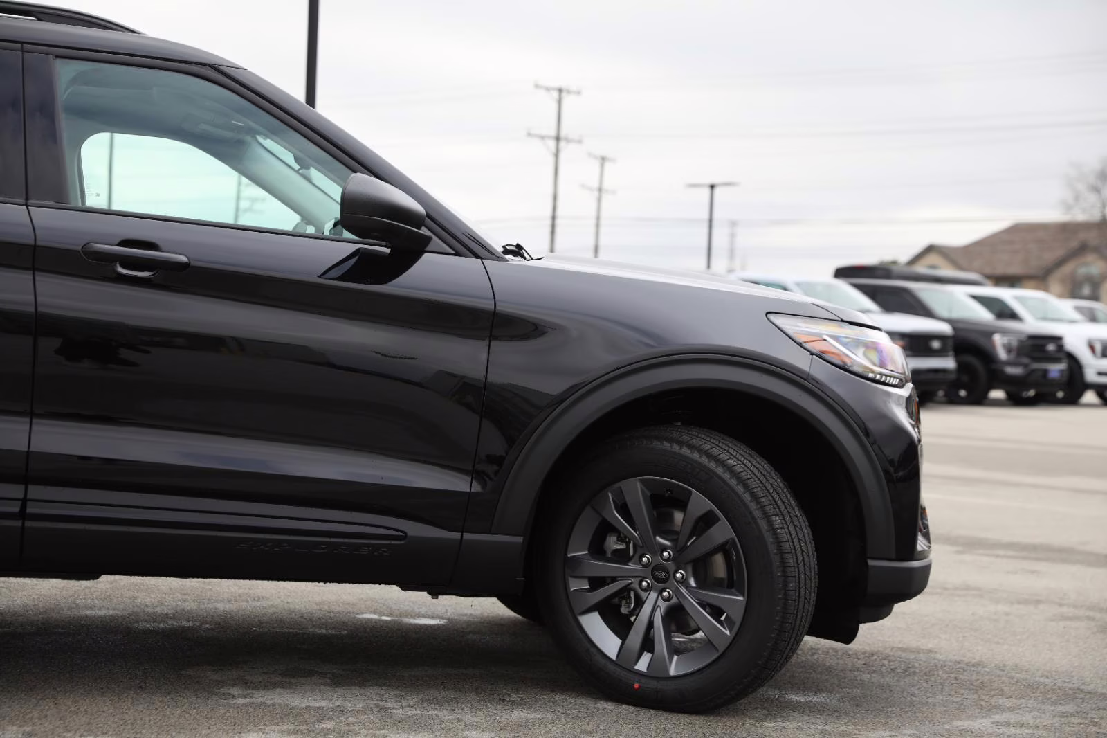 2026 Agate Black Metallic Ford Explorer Active w/200A Pkg 4X4 SUV