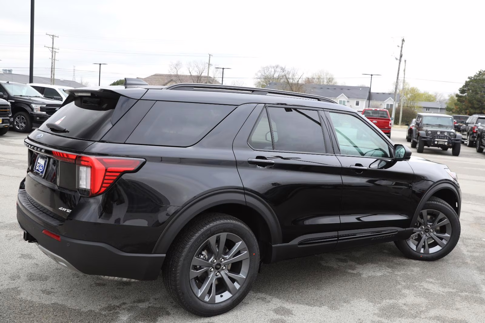 2026 Agate Black Metallic Ford Explorer Active w/200A Pkg 4X4 SUV