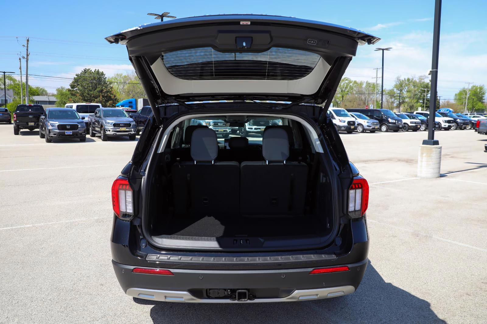 2026 Agate Black Metallic Ford Explorer Active w/200A Pkg 4X4 SUV