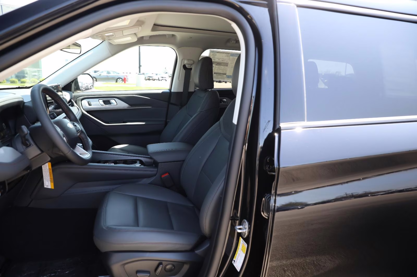 2026 Agate Black Metallic Ford Explorer Active w/200A Pkg 4X4 SUV