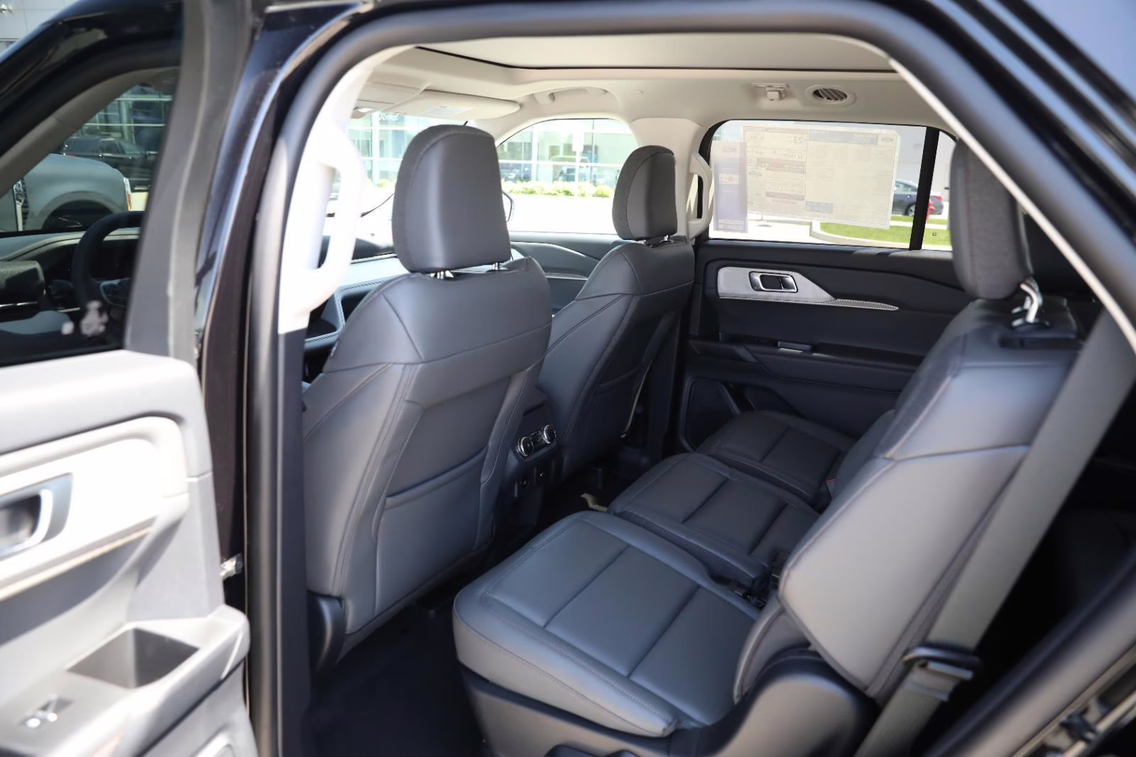 2026 Agate Black Metallic Ford Explorer Active w/200A Pkg 4X4 SUV