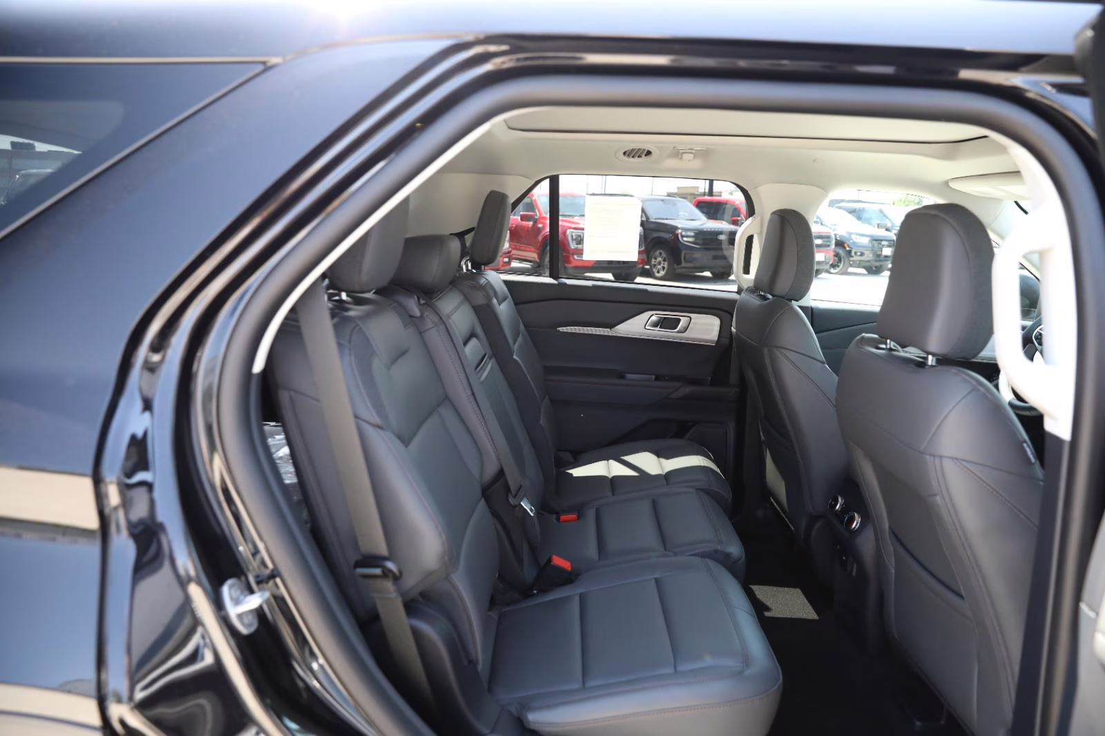 2026 Agate Black Metallic Ford Explorer Active w/200A Pkg 4X4 SUV
