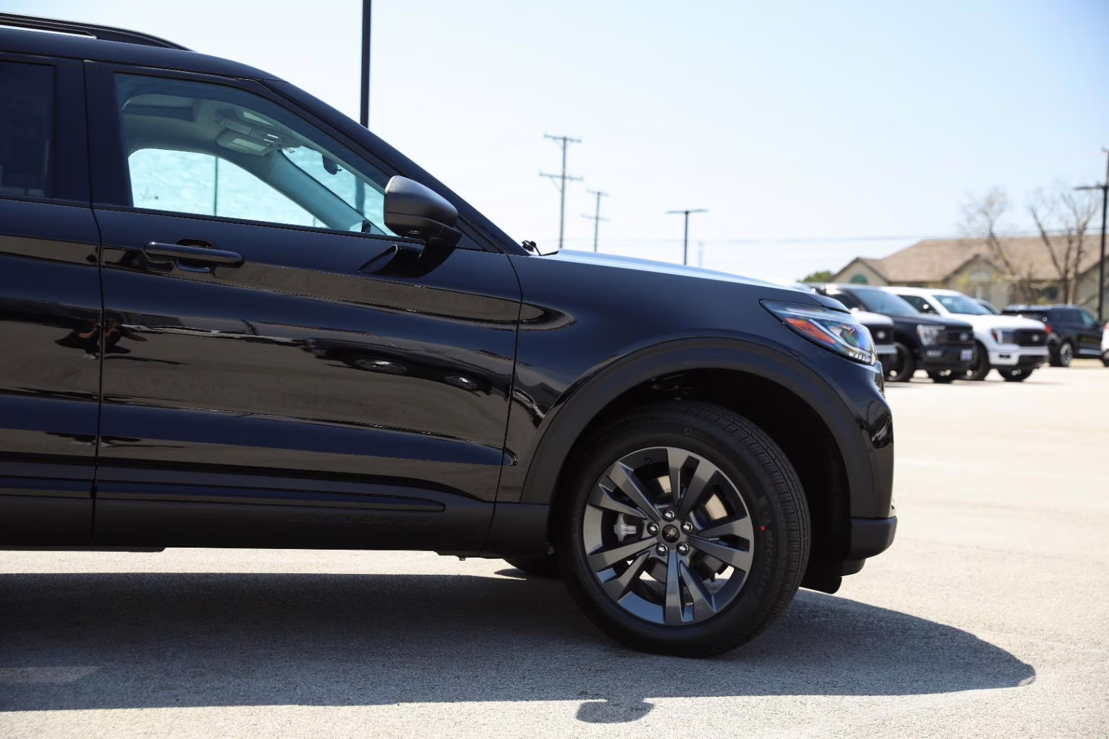 2026 Agate Black Metallic Ford Explorer Active w/200A Pkg 4X4 SUV