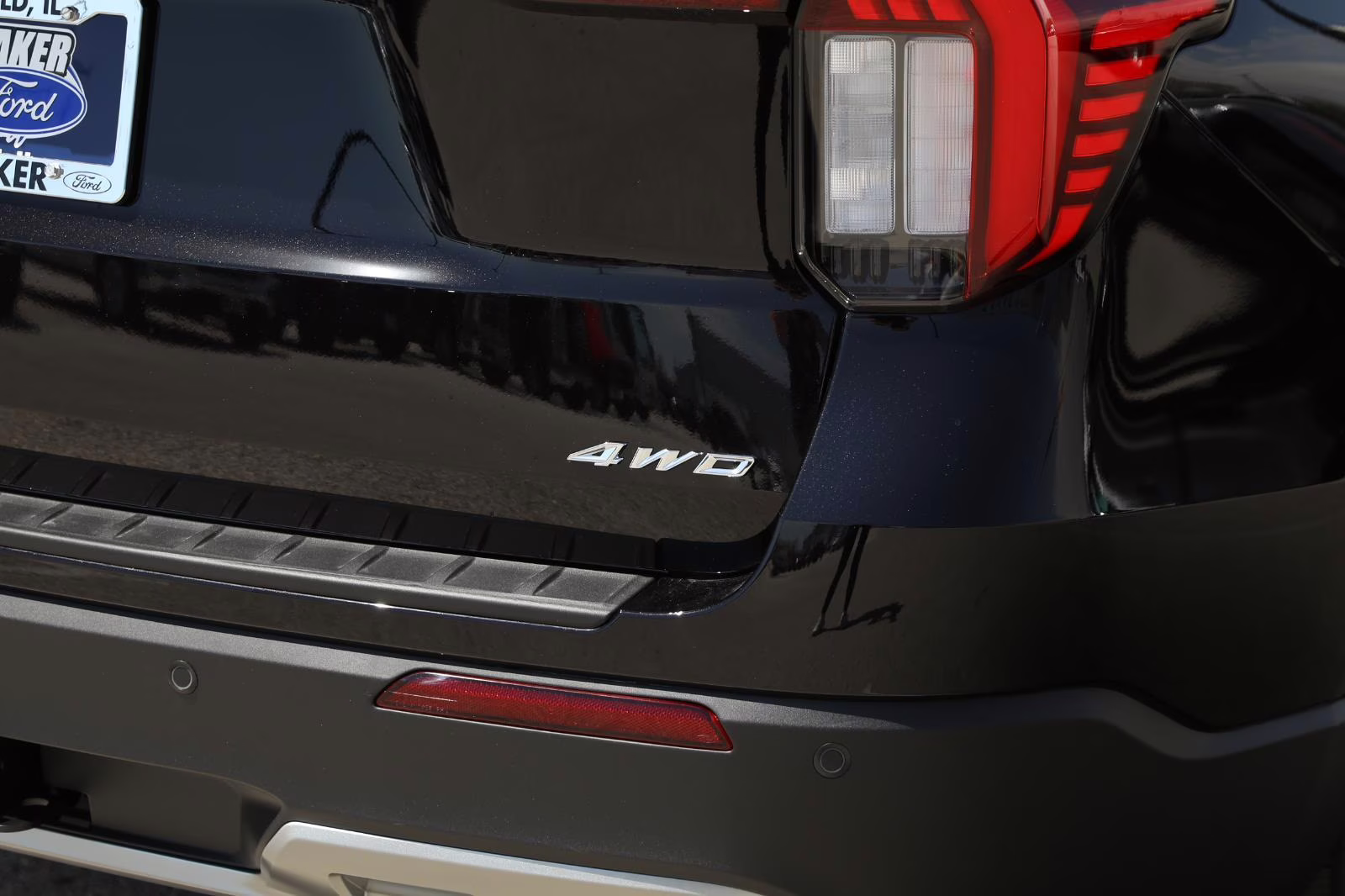 2026 Agate Black Metallic Ford Explorer Active w/200A Pkg 4X4 SUV