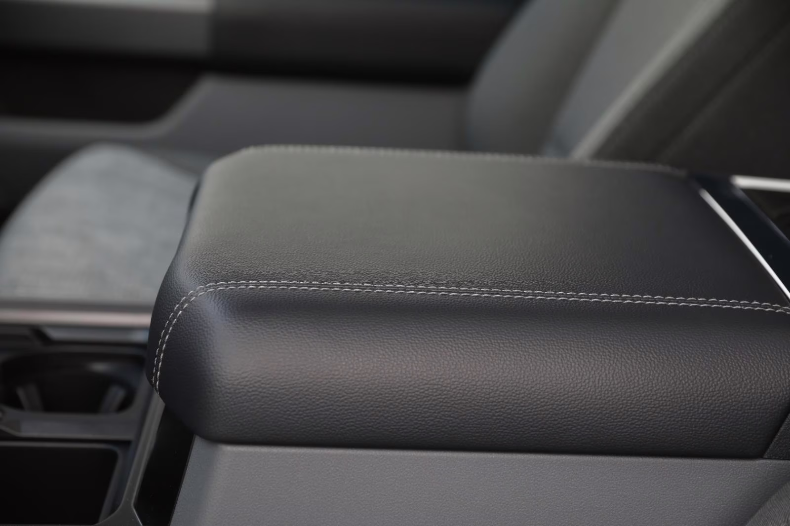 2026 Carbonized Gray Metallic Ford Super Duty F-350 SRW XLT 4X4 Truck