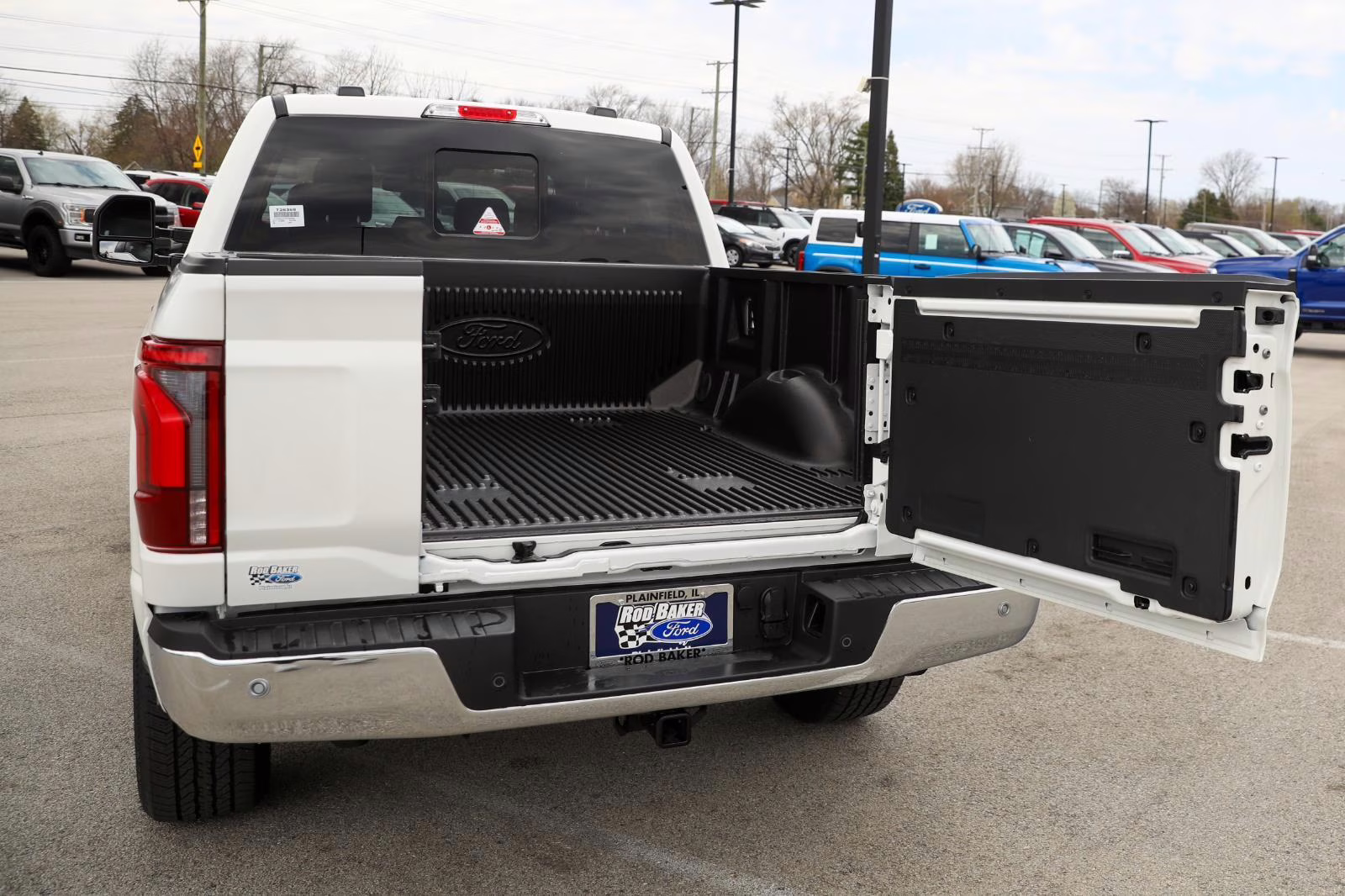 2026 Star White Metallic Tri-Coat Ford F-150 LARIAT 4X4 Truck