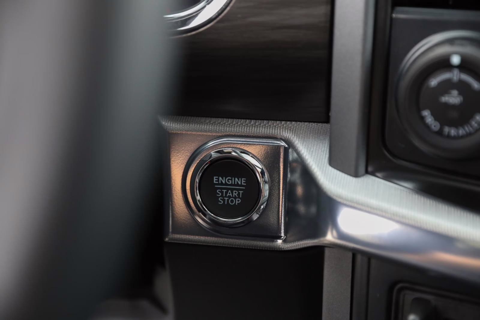 2026 Star White Metallic Tri-Coat Ford F-150 LARIAT 4X4 Truck