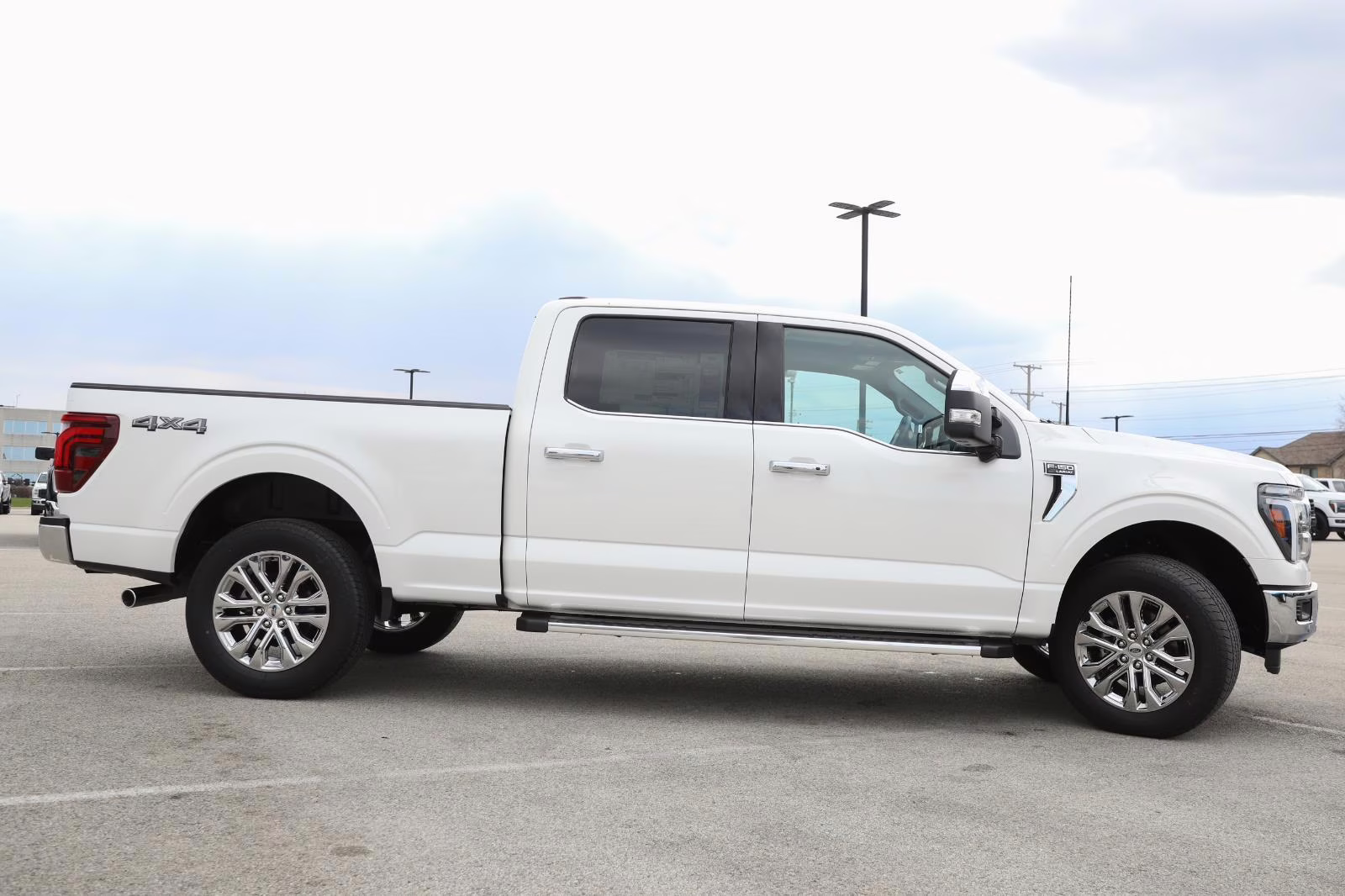 2026 Star White Metallic Tri-Coat Ford F-150 LARIAT 4X4 Truck