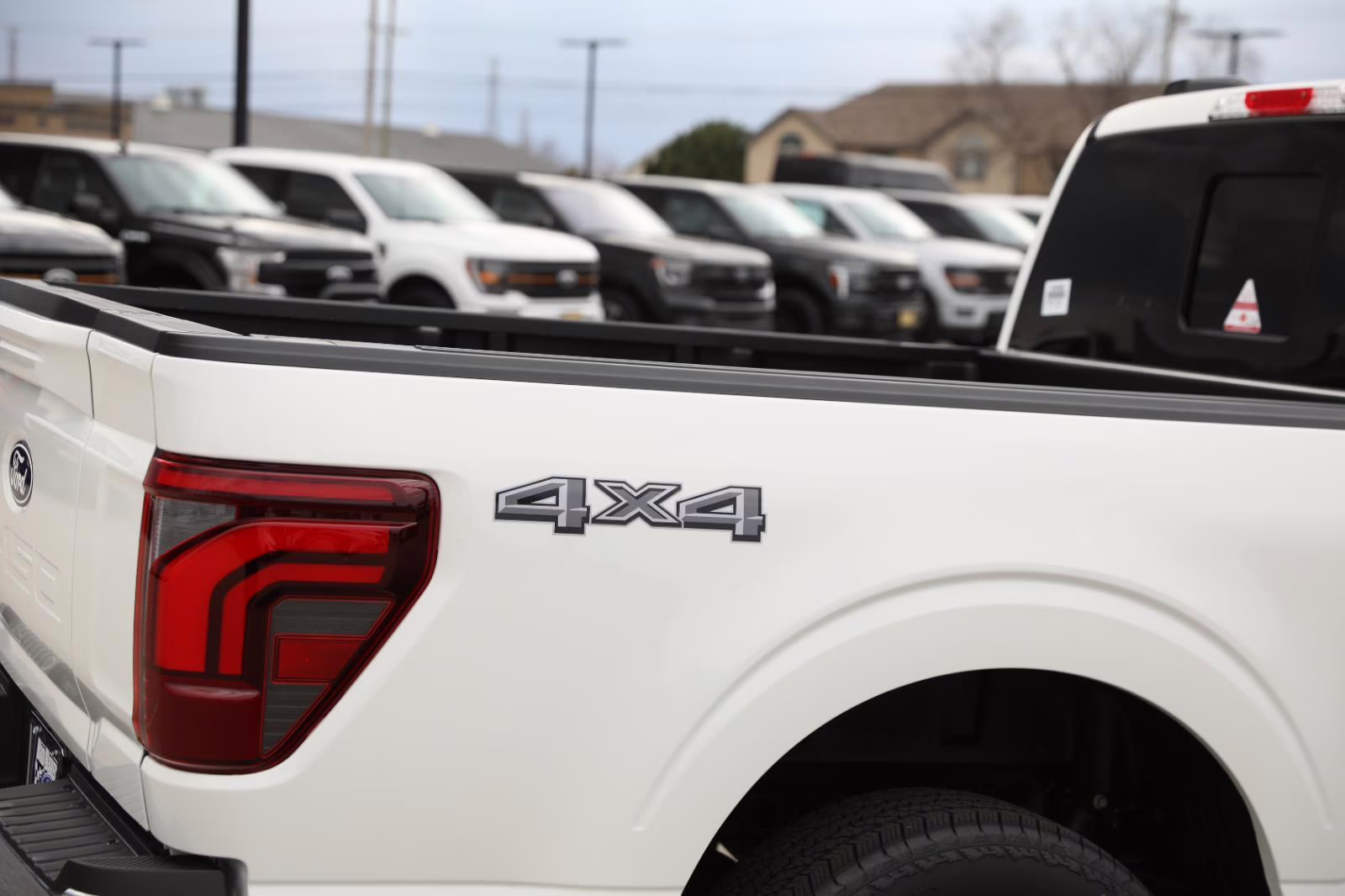 2026 Star White Metallic Tri-Coat Ford F-150 LARIAT 4X4 Truck