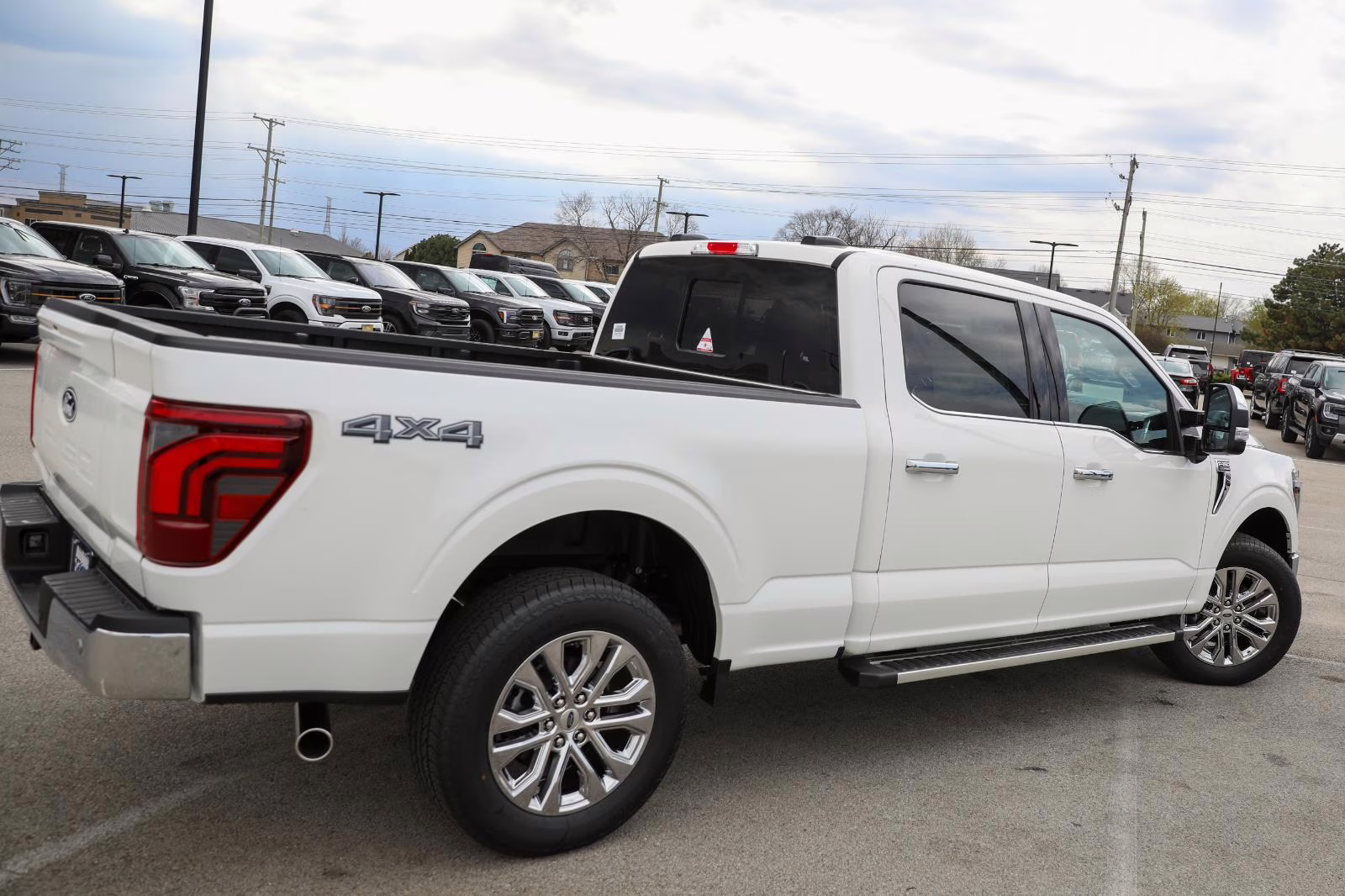 2026 Star White Metallic Tri-Coat Ford F-150 LARIAT 4X4 Truck
