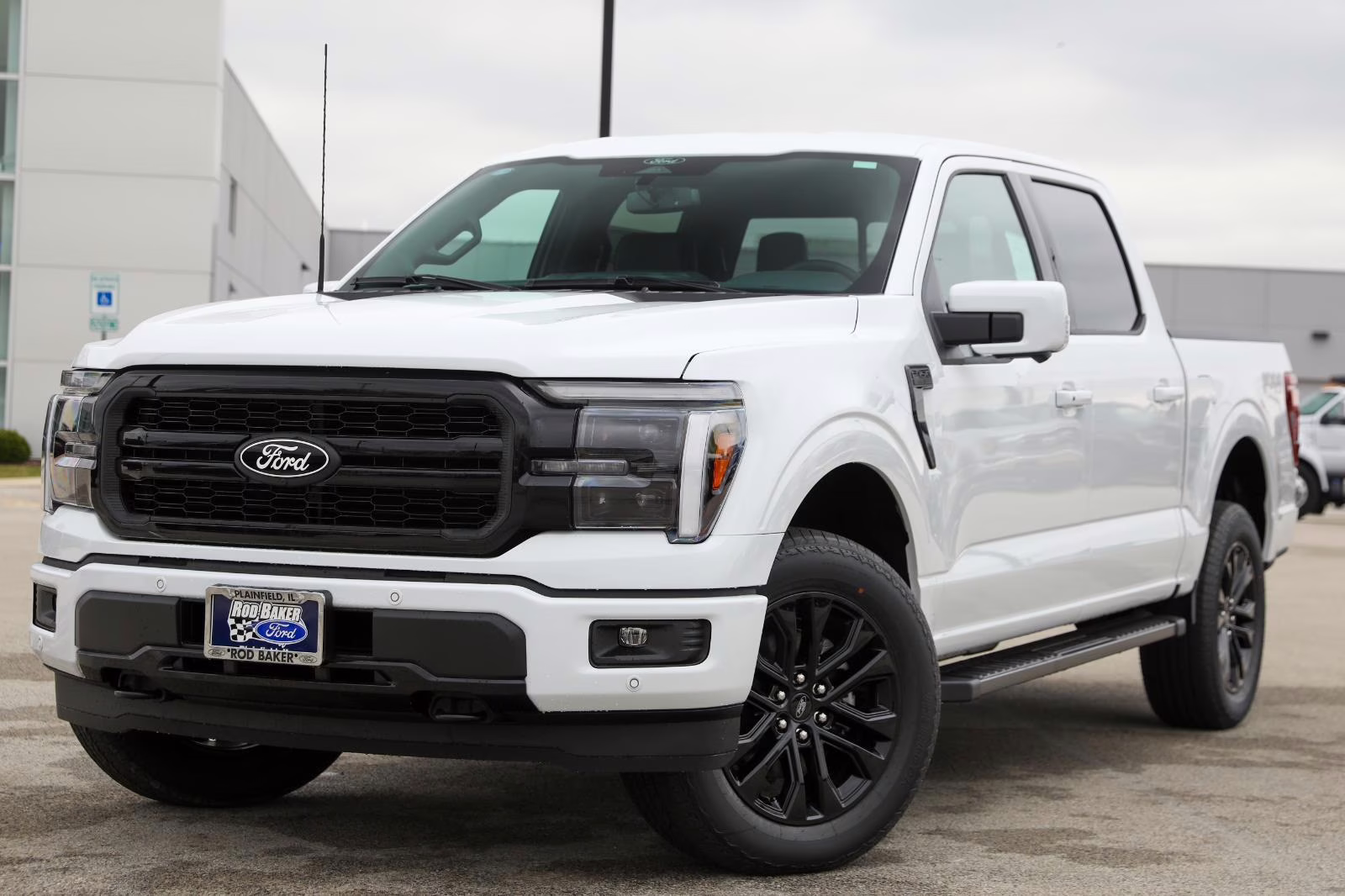 2026 Oxford White Ford F-150 LARIAT 4X4 Truck