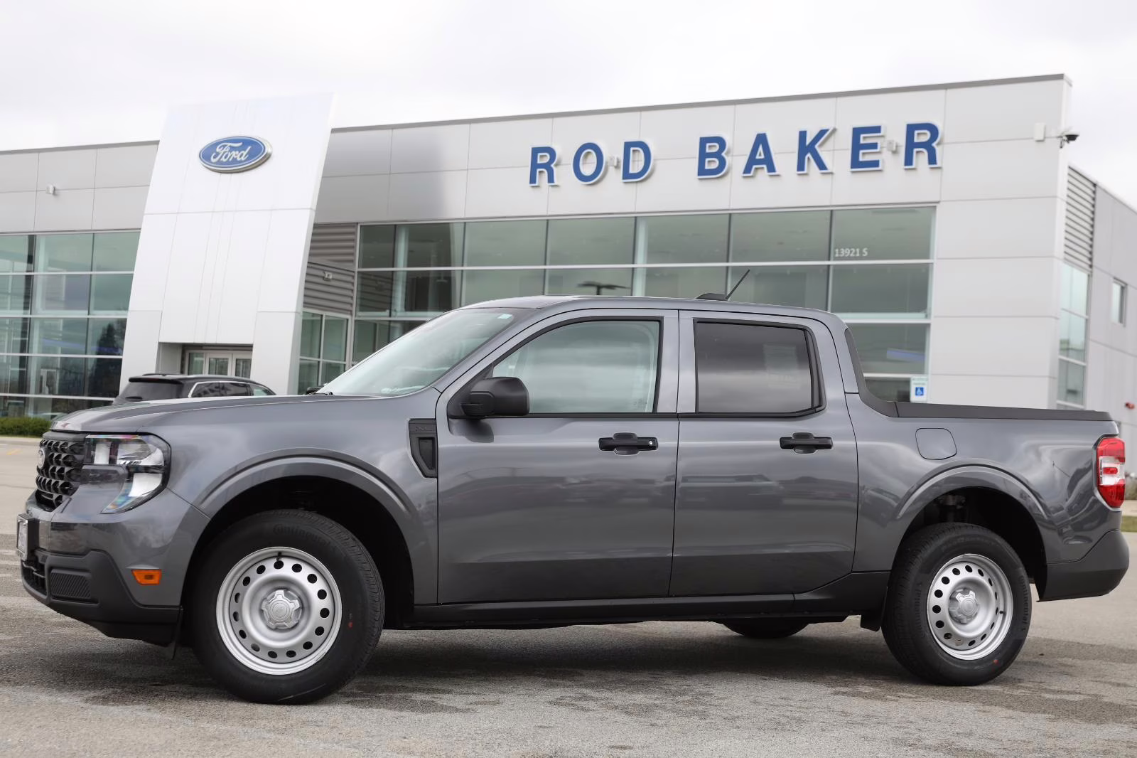 2026 Carbonized Gray Metallic Ford Maverick XL FWD Truck