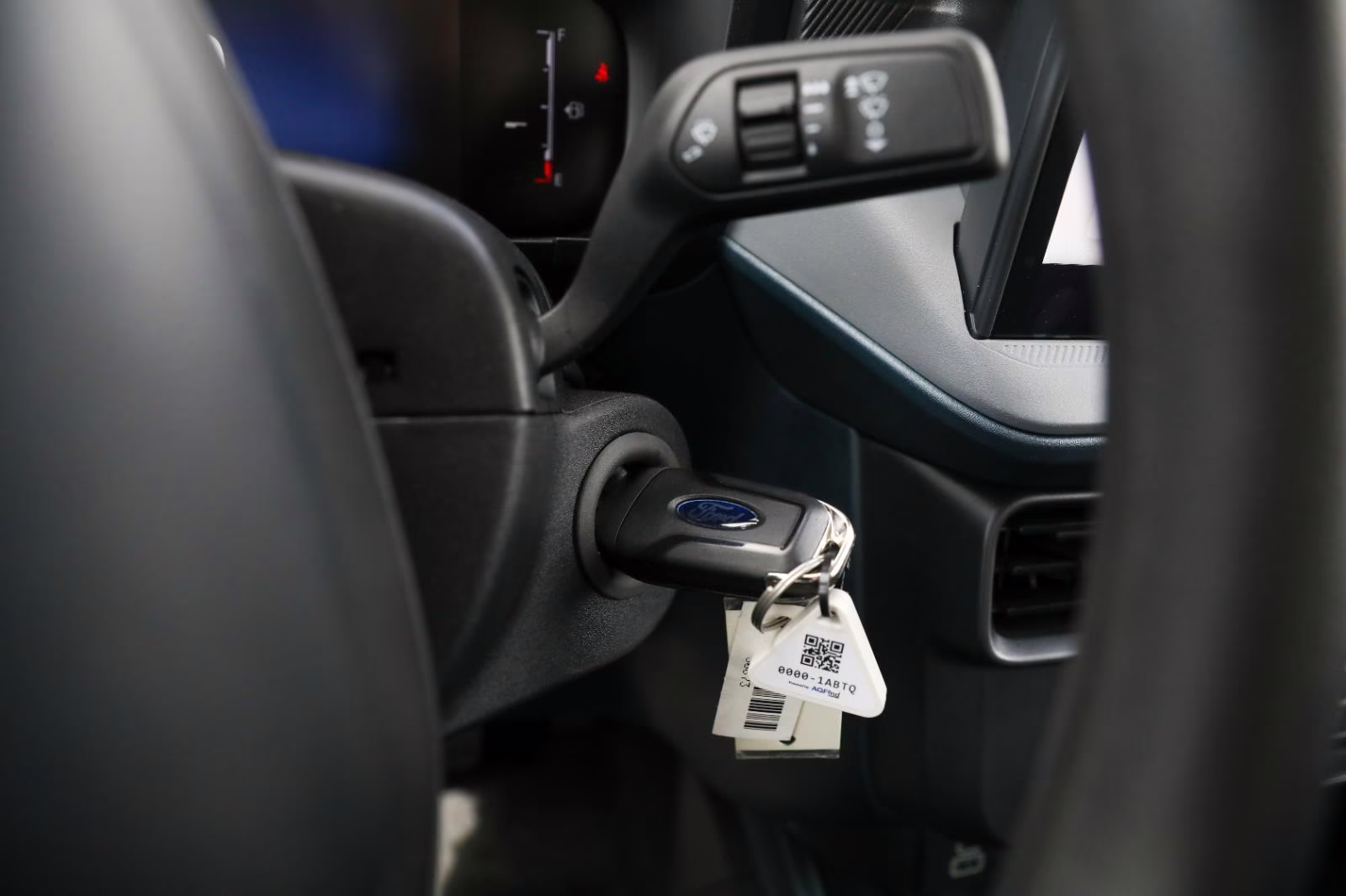 2026 Oxford White Ford Maverick XL AWD Truck