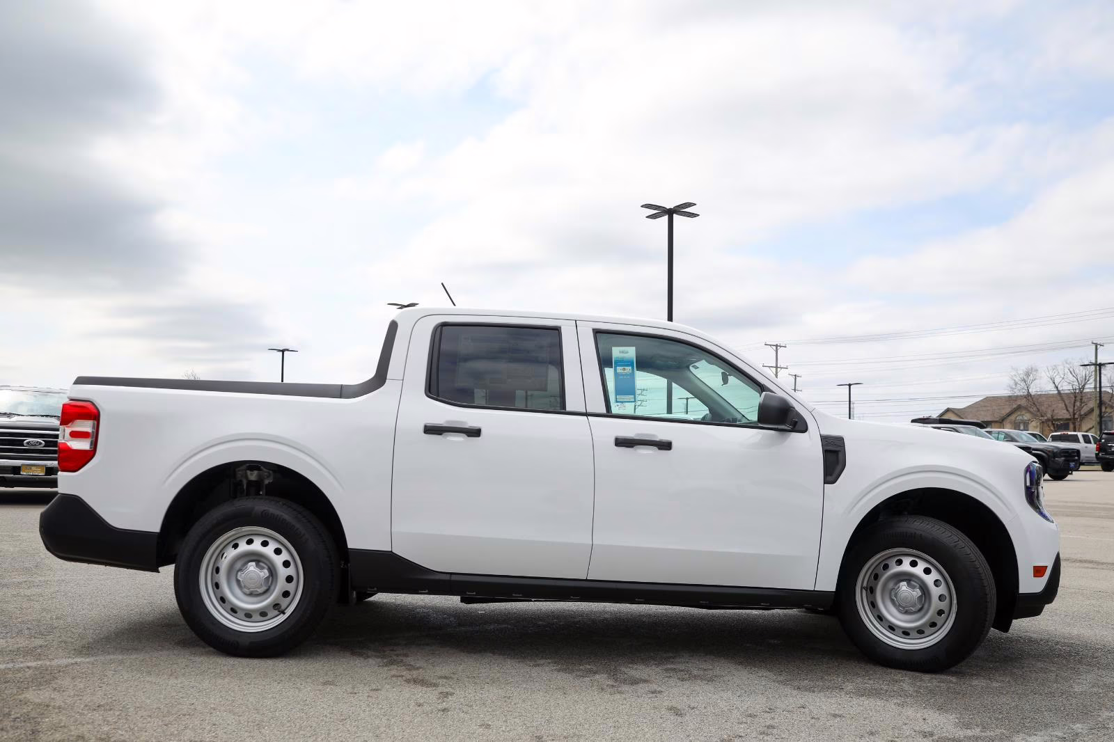 2026 Oxford White Ford Maverick XL AWD Truck
