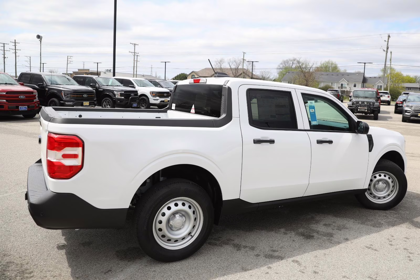 2026 Oxford White Ford Maverick XL AWD Truck