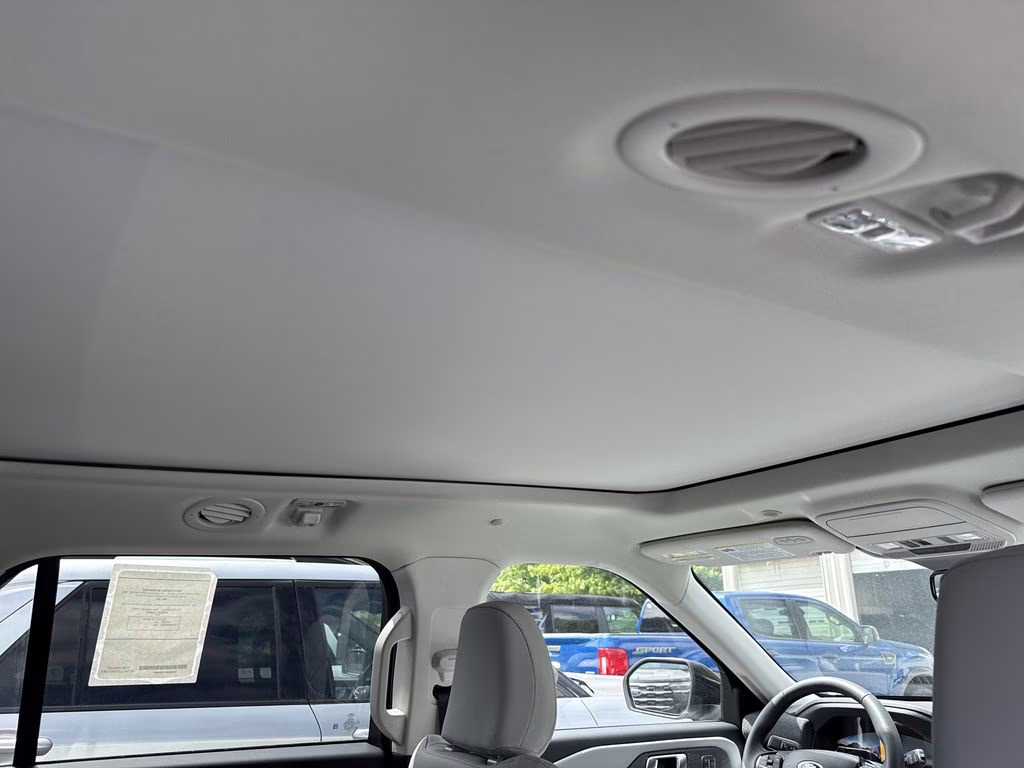 2026 Star White Metallic Tri-Coat Ford Explorer Platinum 4X4 SUV