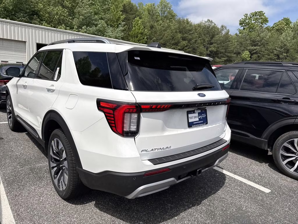 2026 Star White Metallic Tri-Coat Ford Explorer Platinum 4X4 SUV