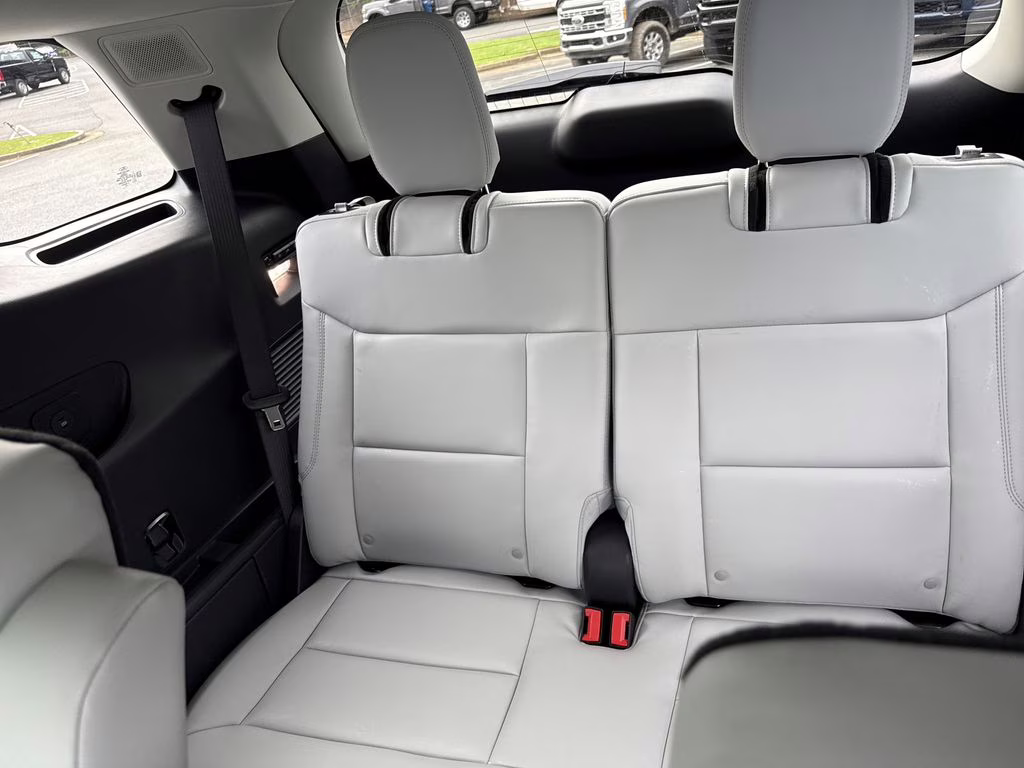 2026 Star White Metallic Tri-Coat Ford Explorer Platinum 4X4 SUV