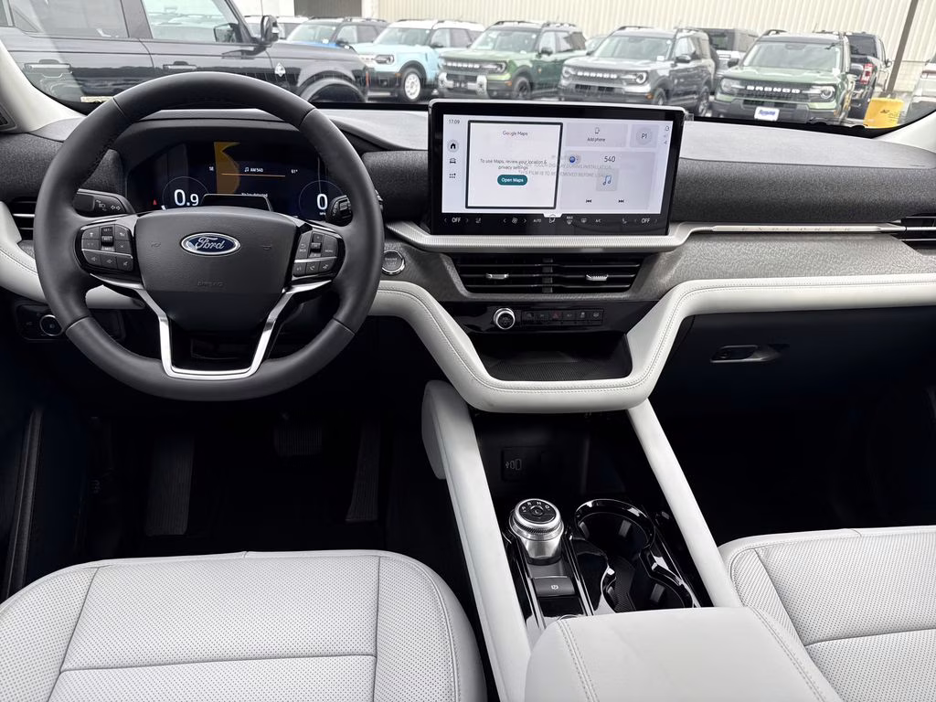 2026 Star White Metallic Tri-Coat Ford Explorer Platinum 4X4 SUV