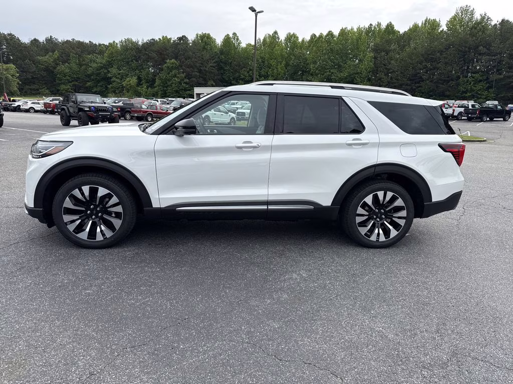2026 Star White Metallic Tri-Coat Ford Explorer Platinum 4X4 SUV