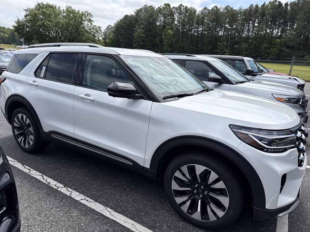 2026 Star White Metallic Tri-Coat Ford Explorer Platinum 4X4 SUV