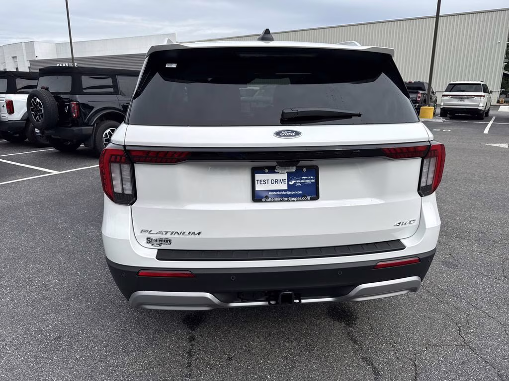 2026 Star White Metallic Tri-Coat Ford Explorer Platinum 4X4 SUV